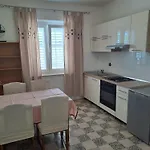 Apartamento With Parking Space Brela, Makarska - 18495