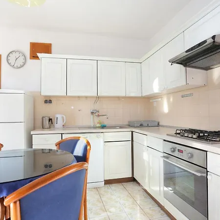Appartement With Parking Space Brela, Makarska - 18495 *