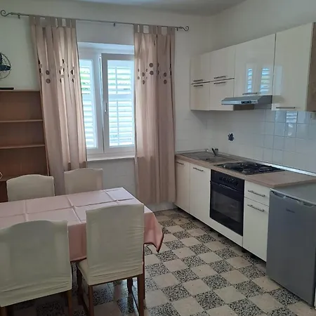 Appartement With Parking Space Brela, Makarska - 18495